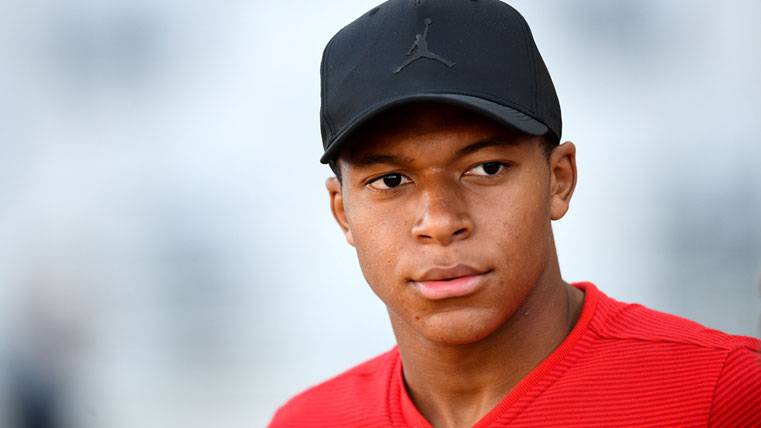 Kylian Mbappé, before a training with the Monaco