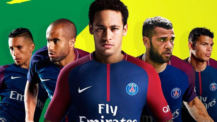 Neymar In a setting dressed with the colours of the PSG