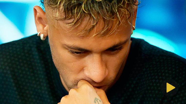 Neymar en un acto comercial del FC Barcelona