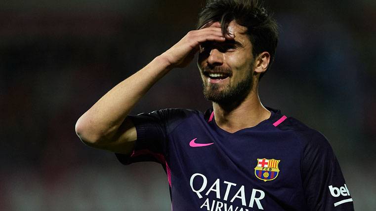 André Gomes, celebrating a marked goal with the FC Barcelona