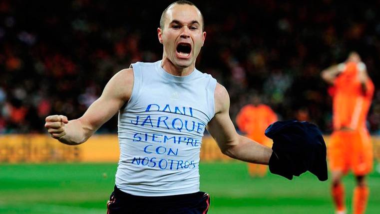 Andrés Iniesta celebrates the goal of the victory in the World-wide of South Africa