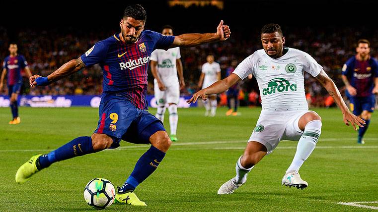 Luis Suárez en una acción durante el Trofeo Joan Gamper