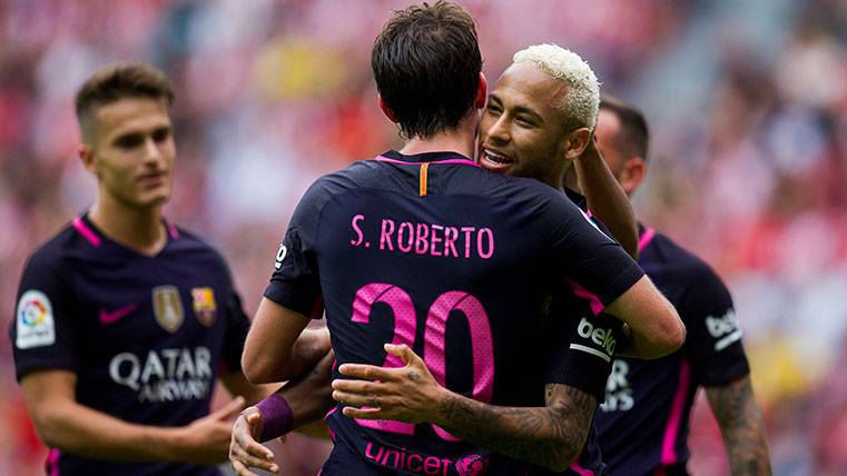 Sergi Roberto and Neymar celebrate a goal of the FC Barcelona