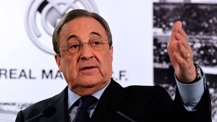 Florentino Pérez en una conferencia de prensa del Real Madrid