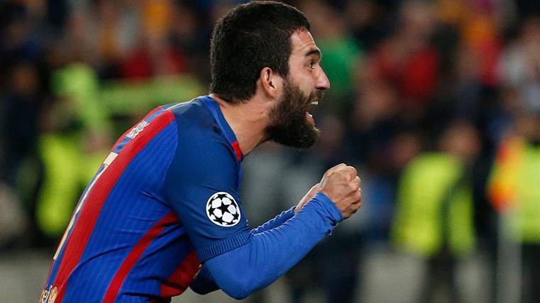 Burn Turan celebrates a goal of the FC Barcelona in Champions