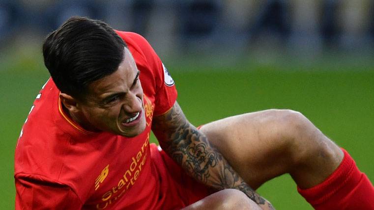 Philippe Coutinho, hurting after an entrance with the Liverpool