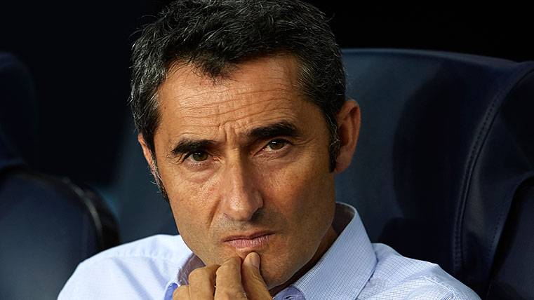 Ernesto Valverde during a party with the FC Barcelona