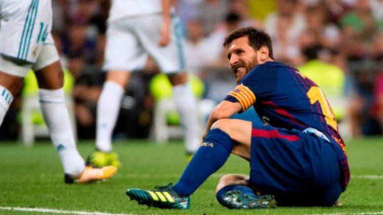 Messi, en el Bernabéu, lamentándose tras una acción fallada