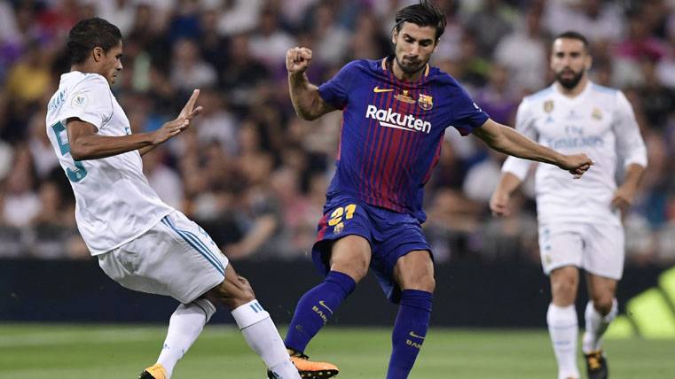 André Gomes, during a Classical against the Real Madrid in the Supercopa