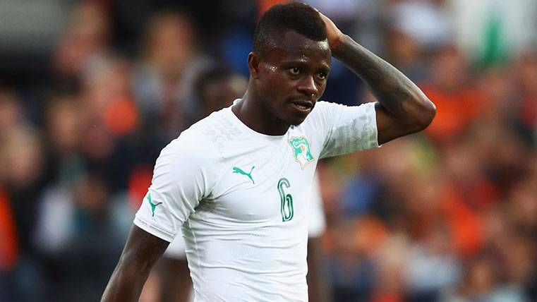 Jean Michaël Seri in a friendly with his national selection