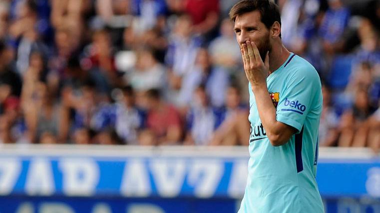 Leo Messi, lamentándose tras haber fallado un penalti