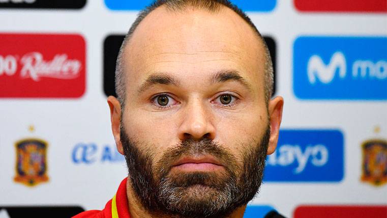 Andrés Iniesta in a press conference of the Spanish selection
