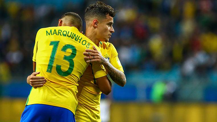Philippe Coutinho celebra un gol con la selección de Brasil