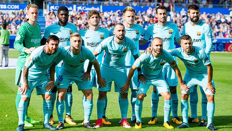 The FC Barcelona, before playing against the Alavés in Mendizorroza