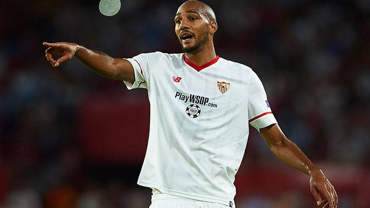 Steven N'Zonzi, during a party with the Seville this season