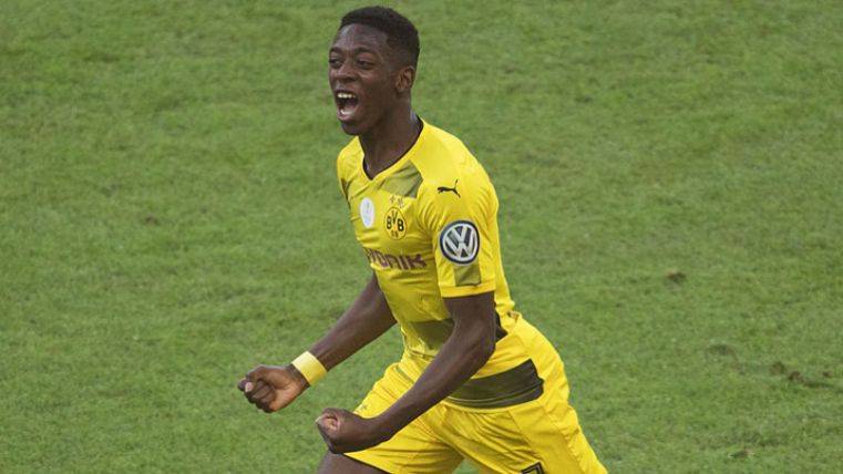 Dembélé celebrando un gol con el Dortmund 