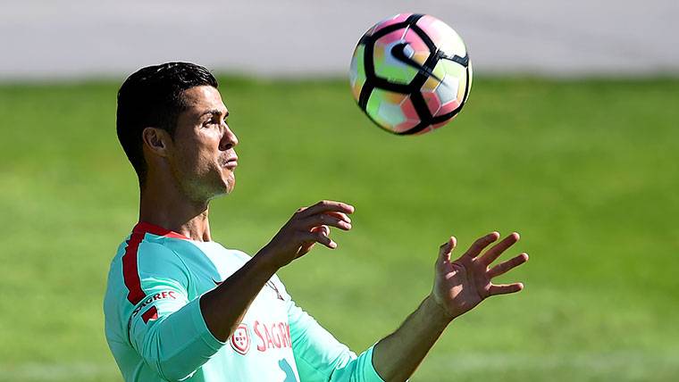 Cristiano Ronaldo, during a training with Portugal