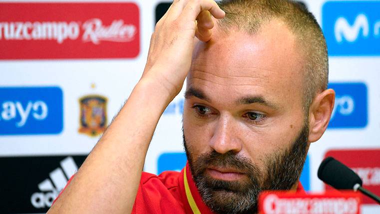 Andrés Iniesta in a press conference of the Spanish selection