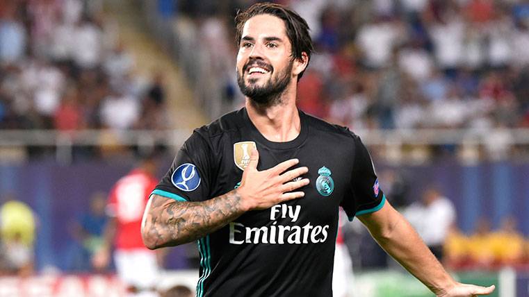 Isco Celebrates a goal of the Real Madrid in the Supercopa of Europe