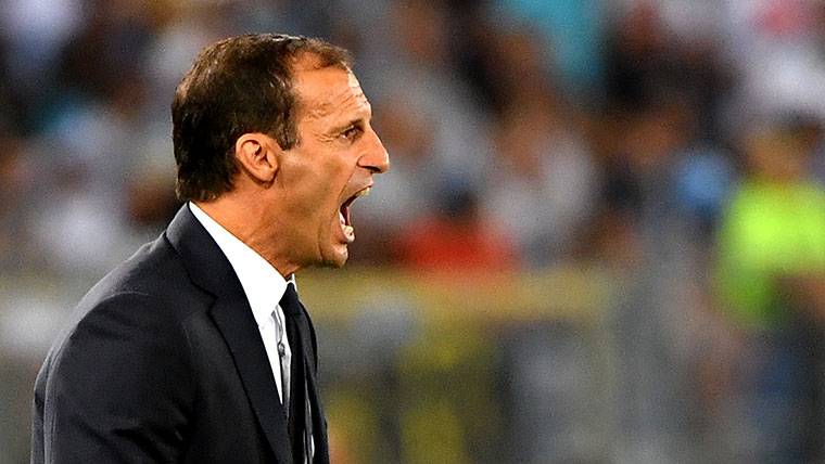 Massimiliano Allegri, directing a party of the Juventus of Turín