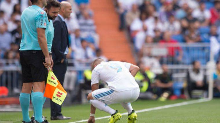 Benzema Hurting of his injury