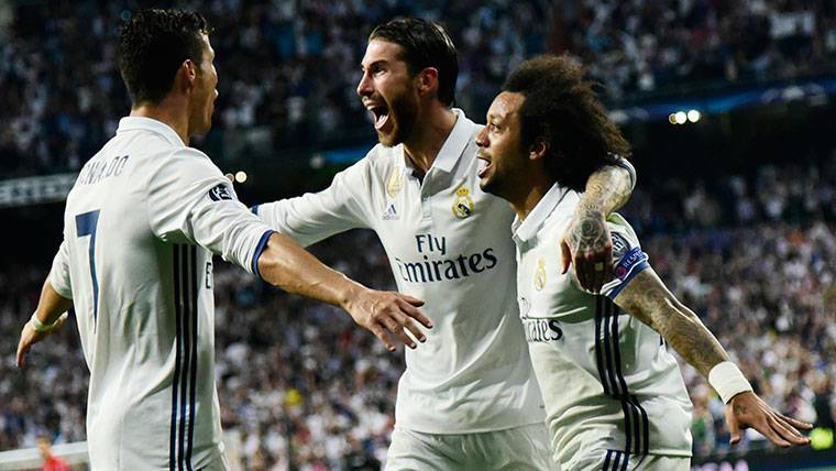 Cristiano, Ramos y Marcelo, celebrando un gol con el Real Madrid