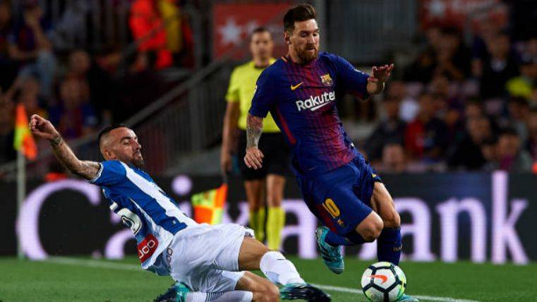 Messi en una acción ante el Espanyol