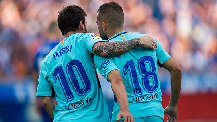 Leo Messi y Jordi Alba celebran un gol del Barça