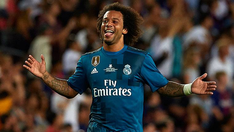 Marcelo celebrates a goal of the Real Madrid in the Supercopa of Spain