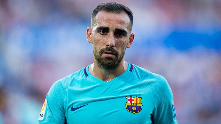 Paco Alcácer, after an action of the Alavés-FC Barcelona