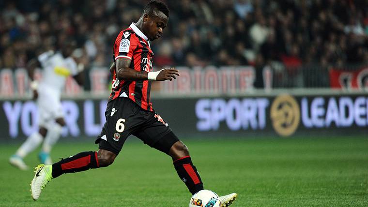 Jean-Michäel Seri, during a party with the Nice this season