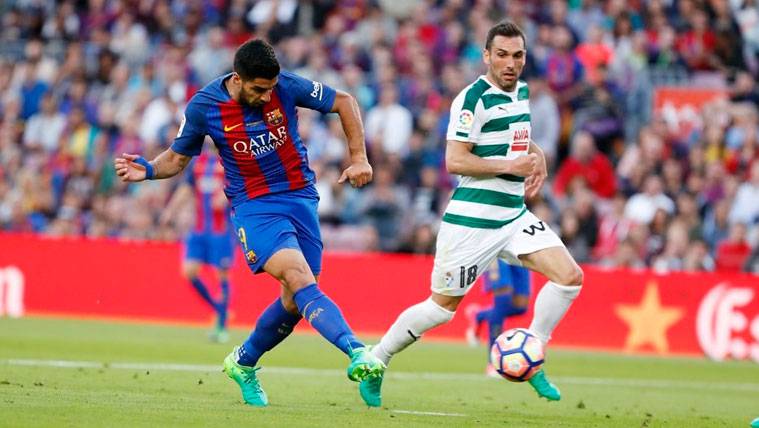 Luis Suárez, annotating a goal in a Barça-Eibar