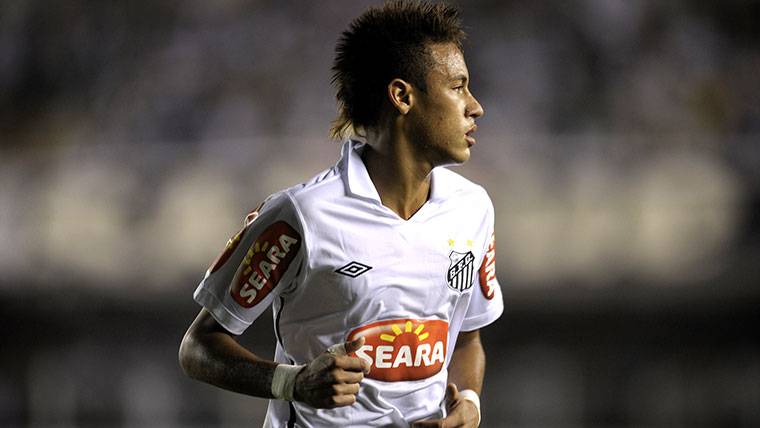 Neymar Jr, durante un partido con el Santos en 2010