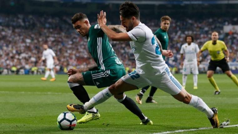 Isco In an action in front of the Betis