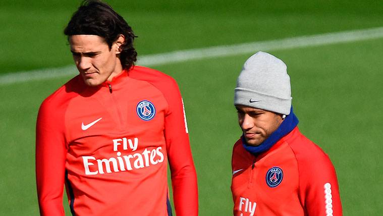 Edinson Cavani y Neymar en un entrenamiento del PSG