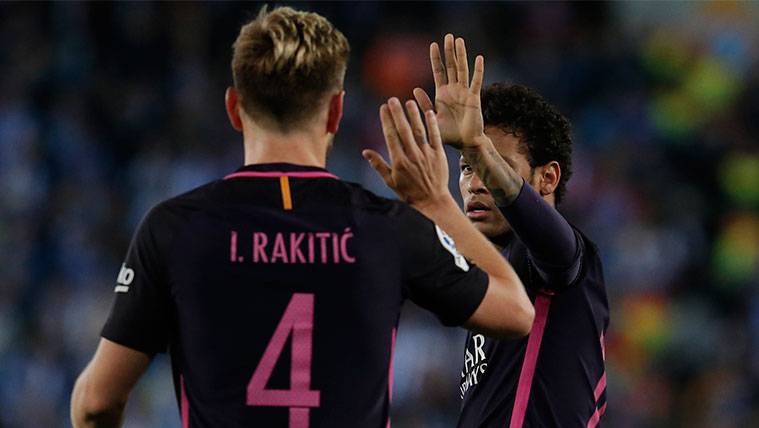 Ivan Rakitic and Neymar celebrate a goal of the FC Barcelona