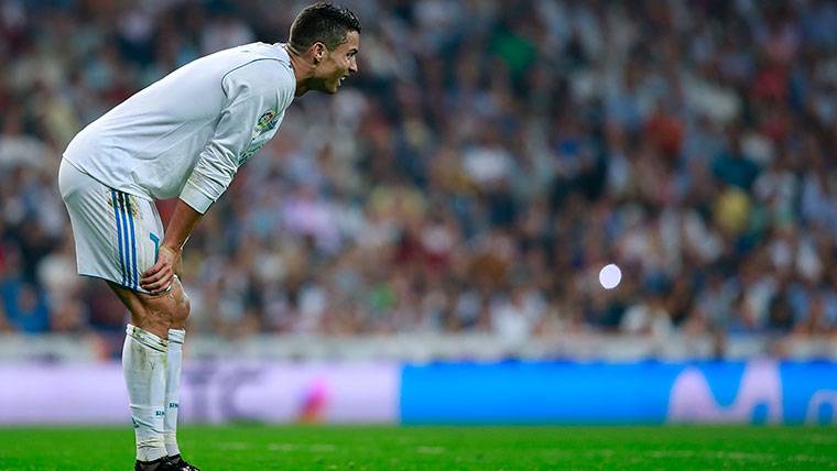 Cristiano Ronaldo, cabizbajo in Santiago Bernabéu