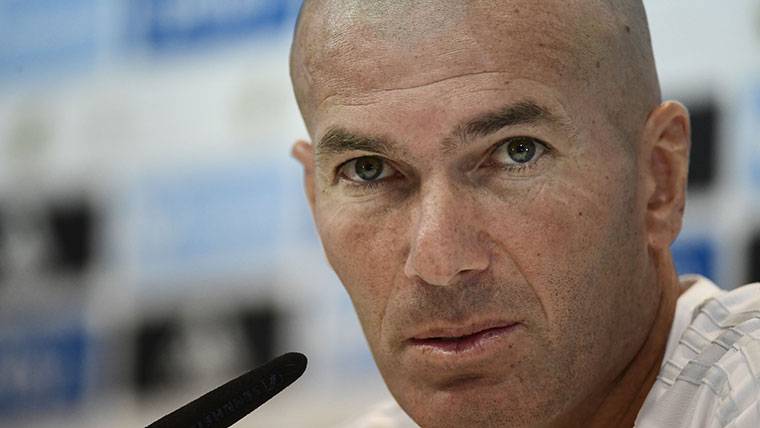 Zinedine Zidane, durante una rueda de prensa con el Real Madrid