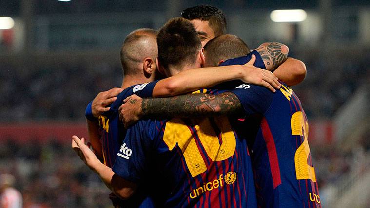 The players of the Barça celebrate one of the goals against the Girona