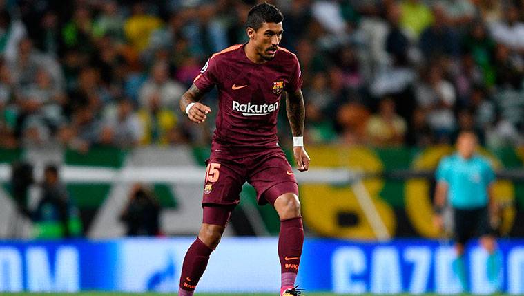 Paulinho In an action of the Sporting of Portugal-FC Barcelona