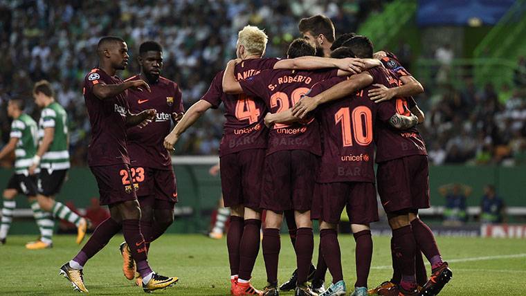 El FC Barcelona, celebrando el gol marcado al Sporting