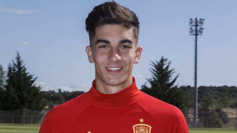 Ferran Torres with the Spanish selection