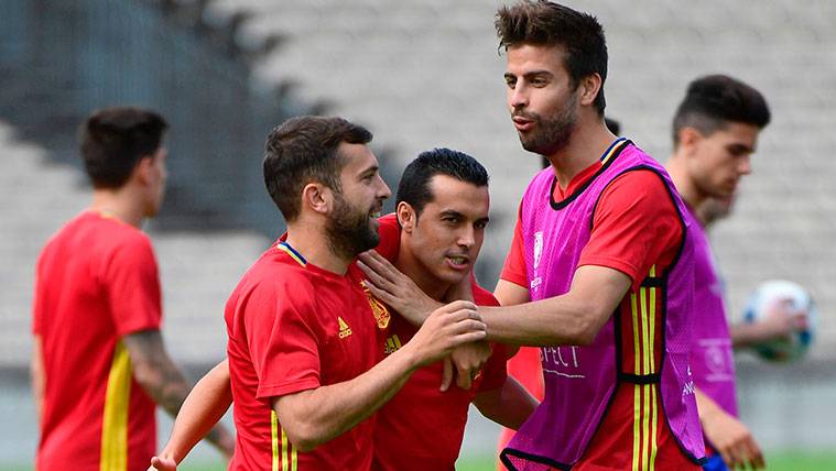 Jordi Alba, Pedro Rodríguez and Gerard Hammered in a training of the selection
