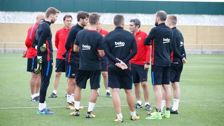 Los jugadores del Barça en una sesión de entrenamiento