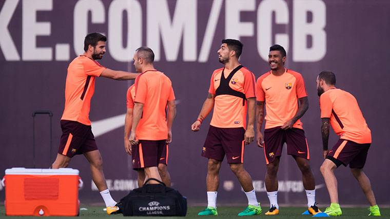The players of the Barça, training in an image of archive
