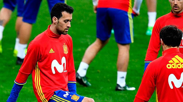 Sergio Busquets in a training with the Spanish selection