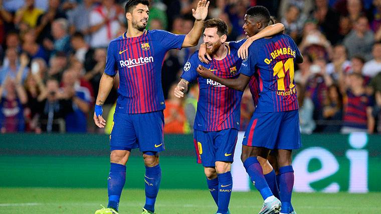 Dembélé, celebrando un gol con Leo Messi y Luis Suárez
