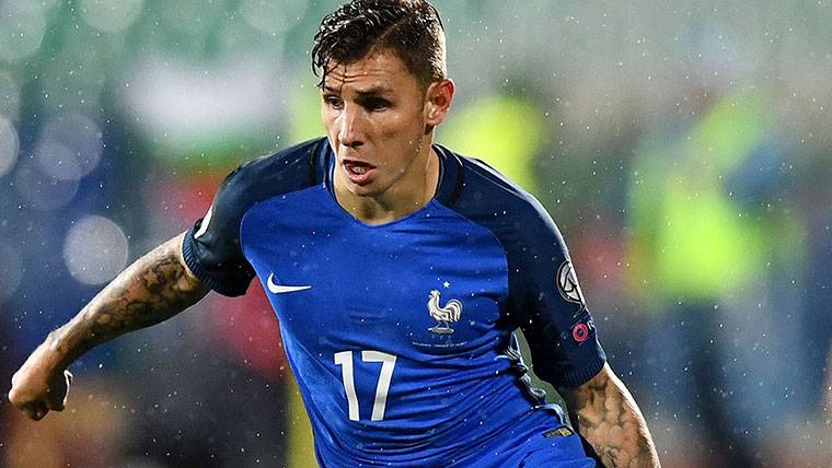 Lucas Digne, during a party with the selection of France