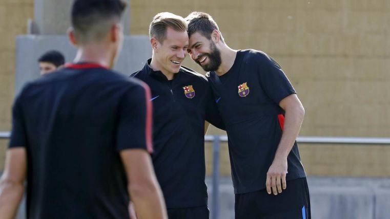 Ter Stegen And Hammered in a training