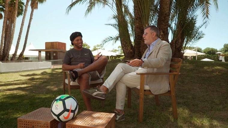 Ronaldinho Gaúcho, entrevistado por Lluís Canut